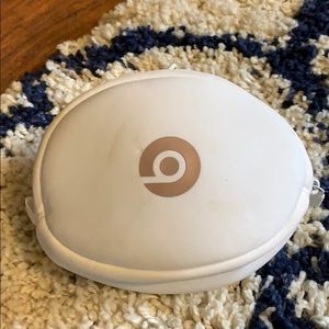 Rose Gold Beats Solo 3